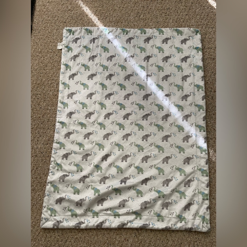 Baby/toddler elephant blanket and neck rest